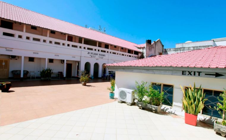New Palm Tree Hotel